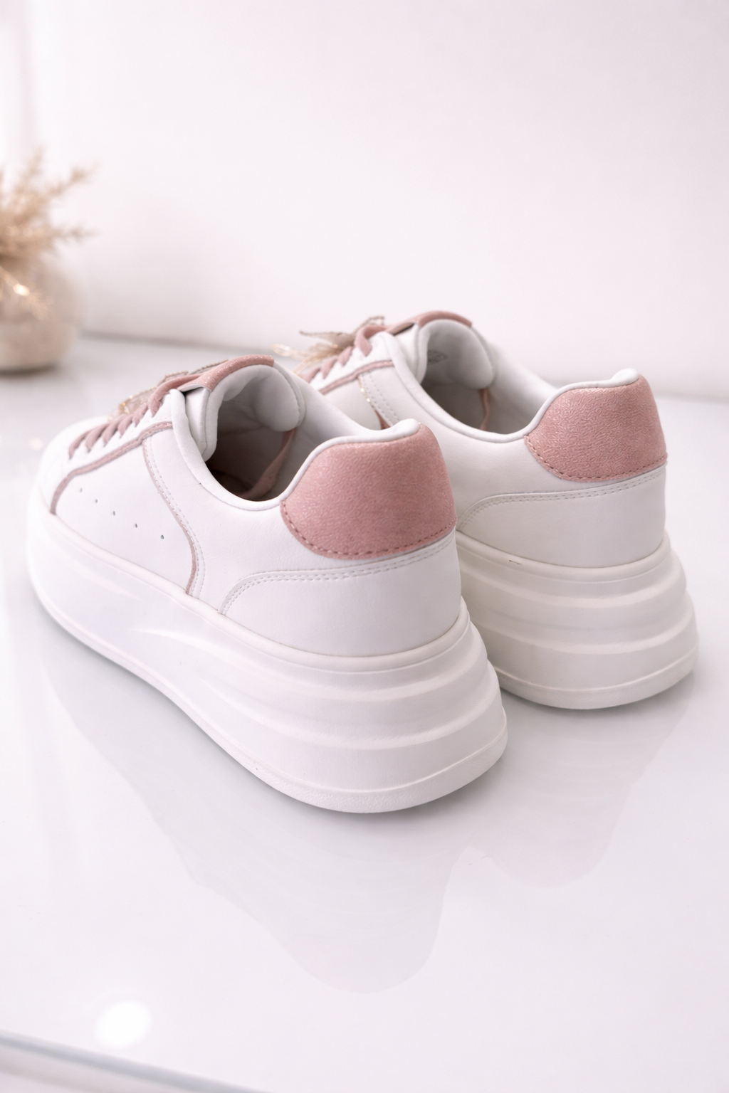 Sneakers Romantic