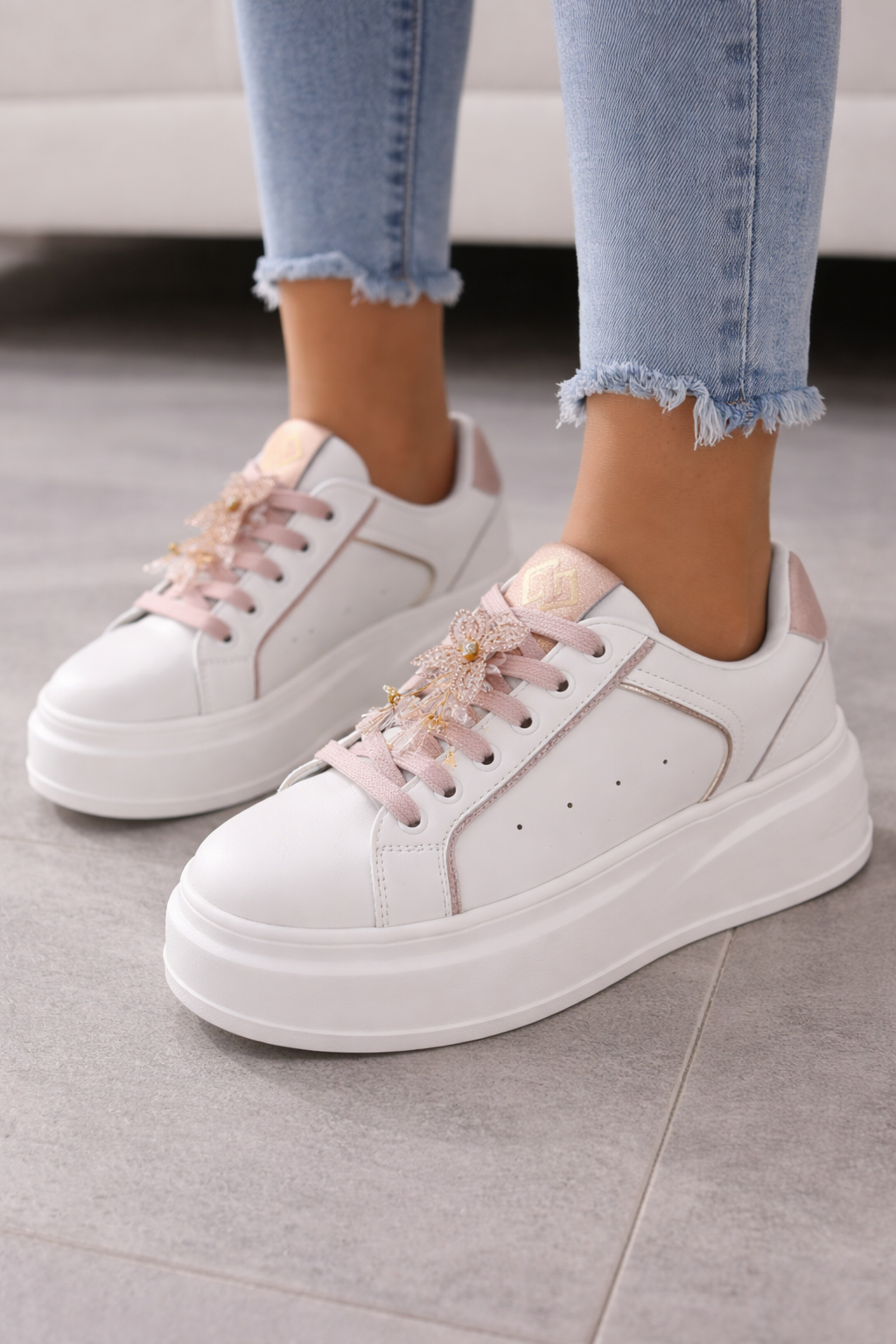 Sneakers Romantic