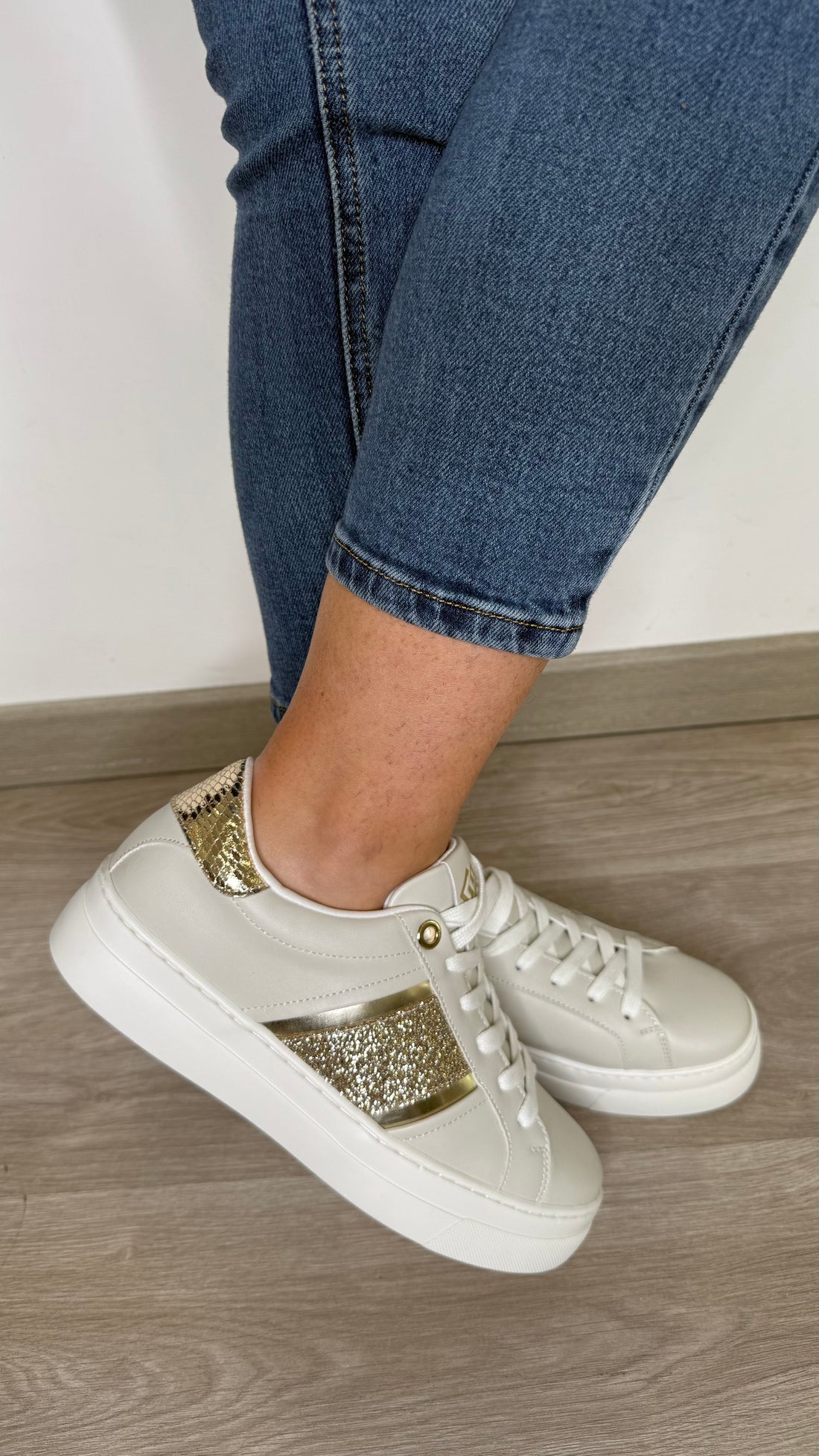 Sneaker Gold